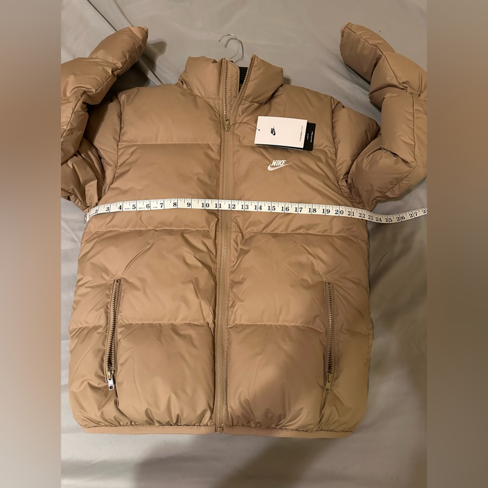 Nike Sportswear Club Men's/Women Therma-FIT Down Puffer Jacket Taupe.Size XS NWT - Picture 8 of 15